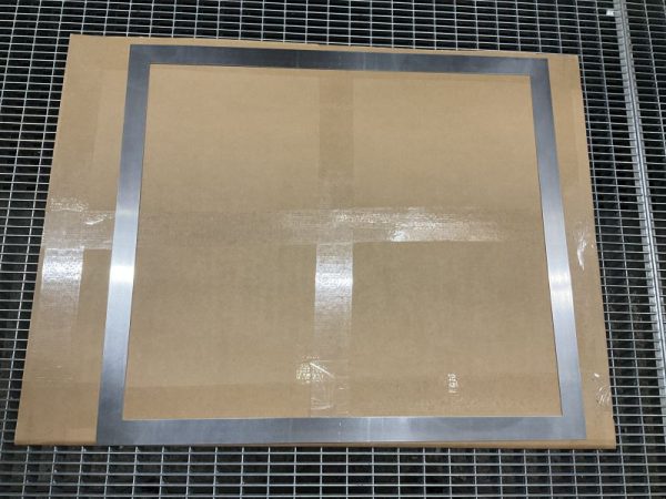 REDUCEERFRAME VAN GEBORSTELD RVS VOOR KOOKPLATEN,  30 MM RAND,  BUITENAFMETINGEN 622 MM X 552 MM