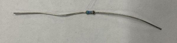 5,6K-0,4W METAALFILMWEERST. 0204